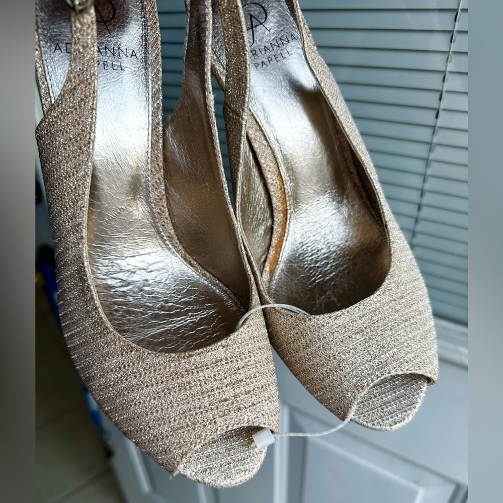 Adrianna Papell Metallic gold slingback open toe heels - Picture 15 of 16